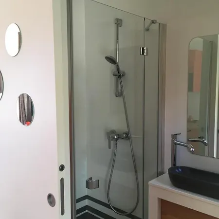 By Privee Dans Maison Familiale