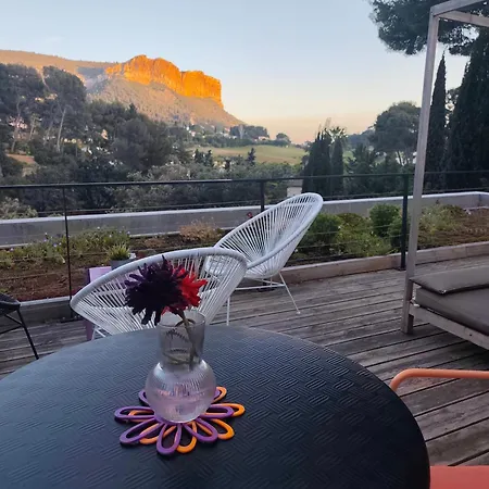 By Privée Dans Maison Familiale * Cassis